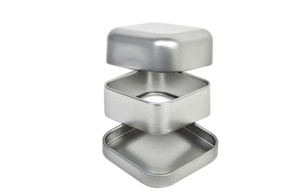 Kleine quadratische Blechdose 65x65x35 mm