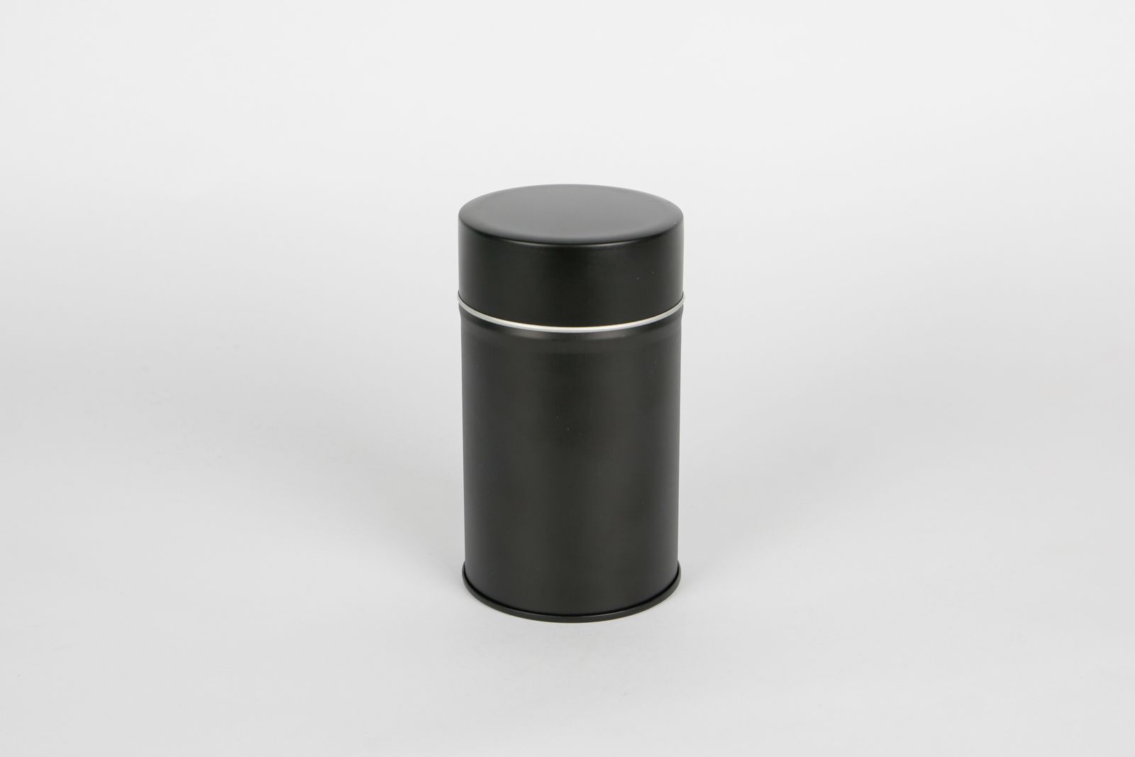 Schwarze Gewürzdose, rund mit Aromadeckel  Schwarze Gewürzdose, rund mit Aromadeckel